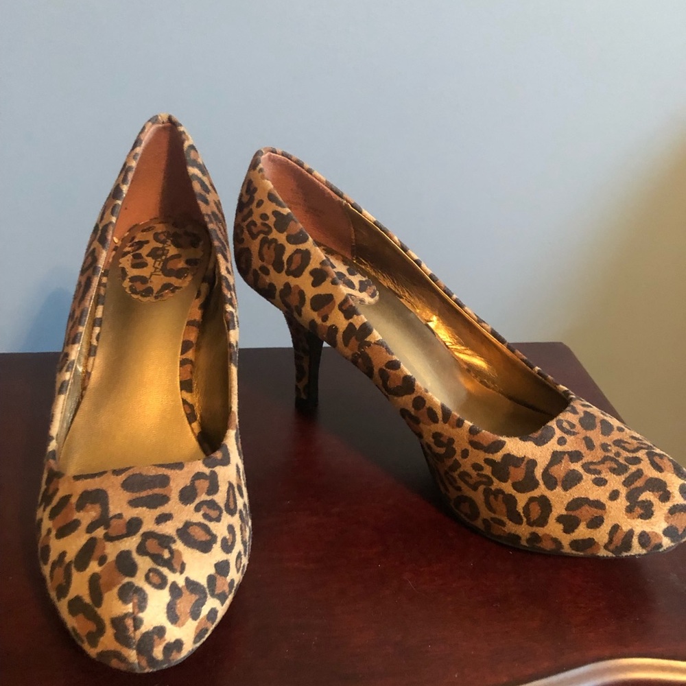 XAppeal Leopard high heels